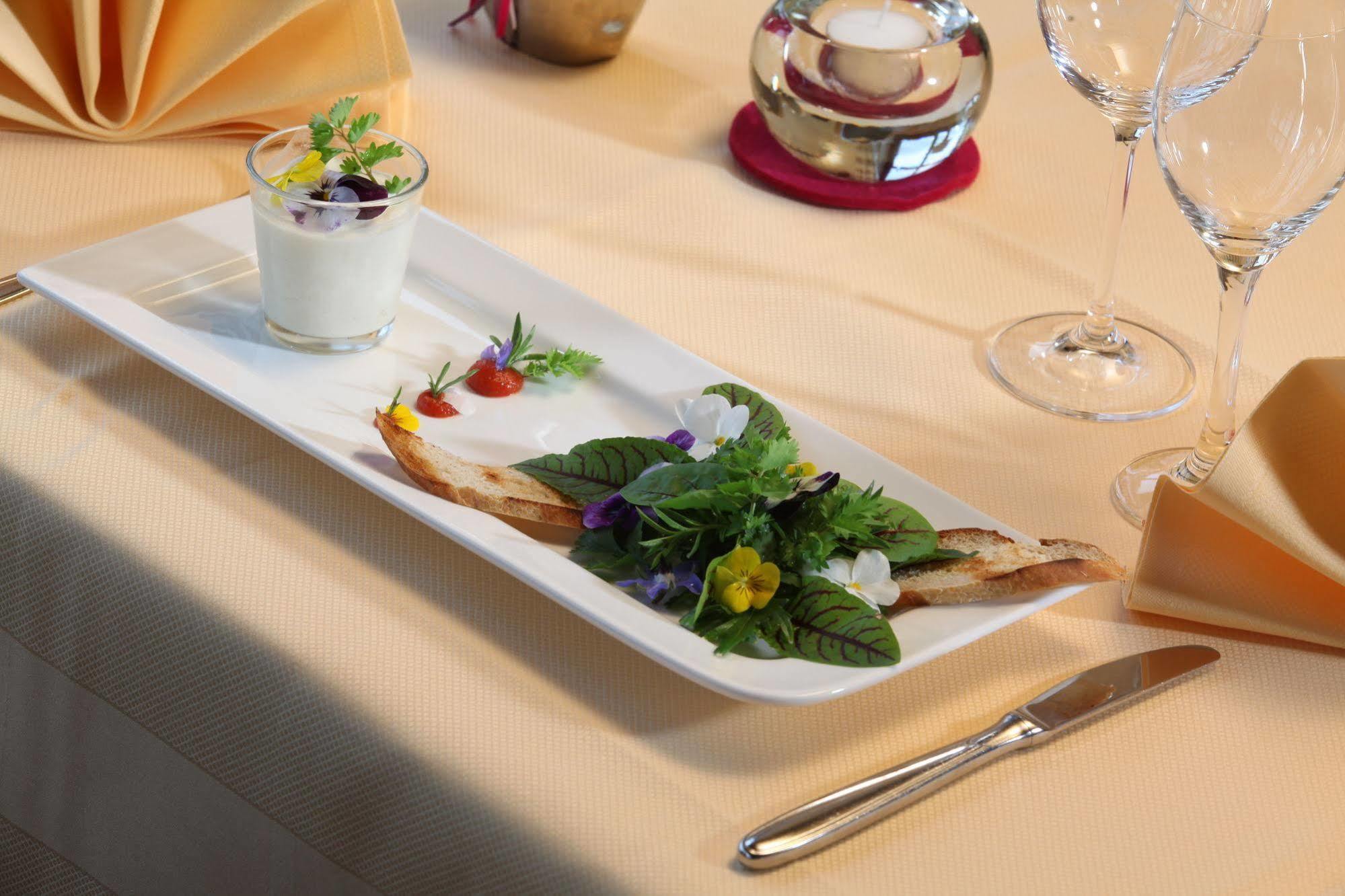 Hotel Akzent Altes Casino 3*